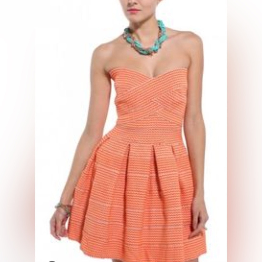 Sans Souci Strapless Coral Dress - Picture 5 of 12